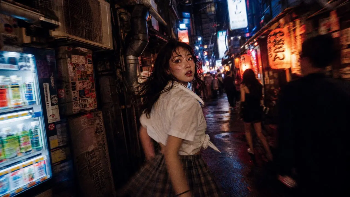 No. 15: 社交媒体帖子 - 霓虹回身（Tokyo Alley Echo）