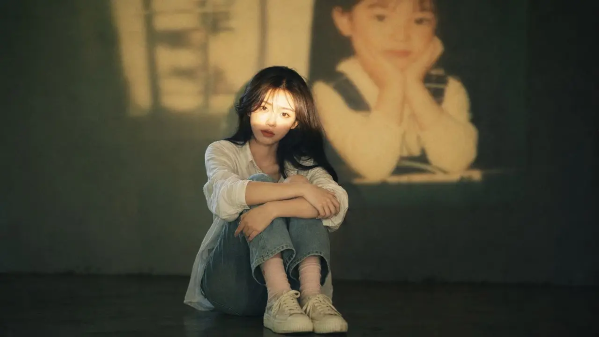 No. 4: 社交媒体帖子 - 复古胶片投影肖像